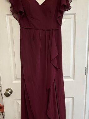 Elegant Burgundy V-Neck Ruffle Sleeve bridesmaid Dress